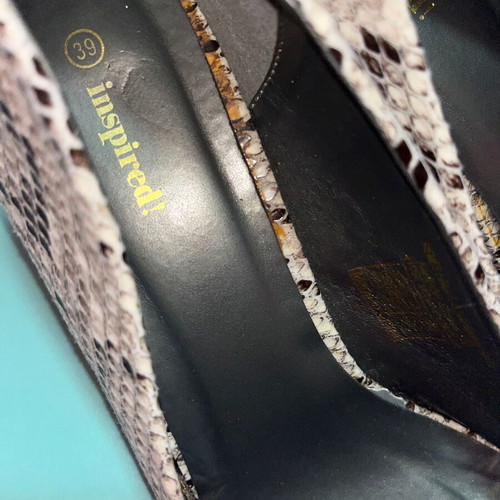 Snake Print Pumps size 39, like new, white and grey
