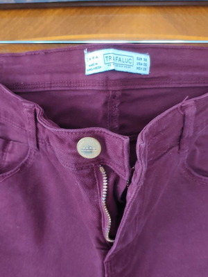 Denim παντελόνι Zara μεταχειρισμένο, μπορντώ, μέγεθος 38