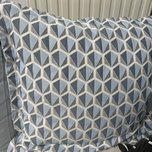 Decorative pillowcase 60x60 like new with zipper