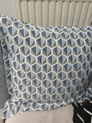 Decorative pillowcase 60x60 like new with zipper