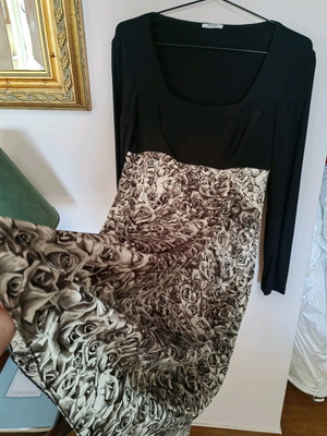 Burani collezioni dress used, black with black and white pattern, size small-medium