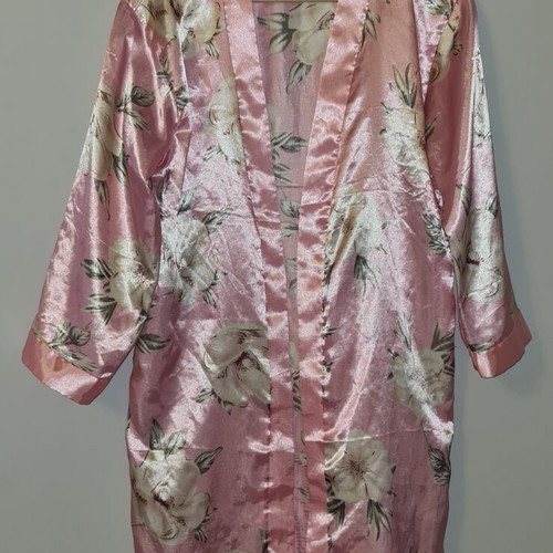 Satin robe medium size used, pink, 90 cm length