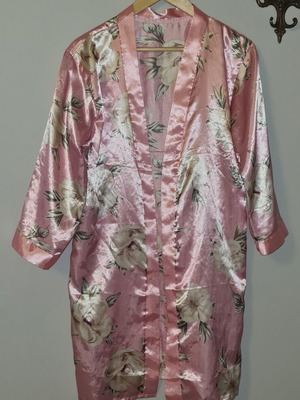 Satin robe medium size used, pink, 90 cm length