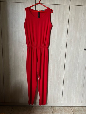 Red one-piece jumpsuit size L like new crepe fabric