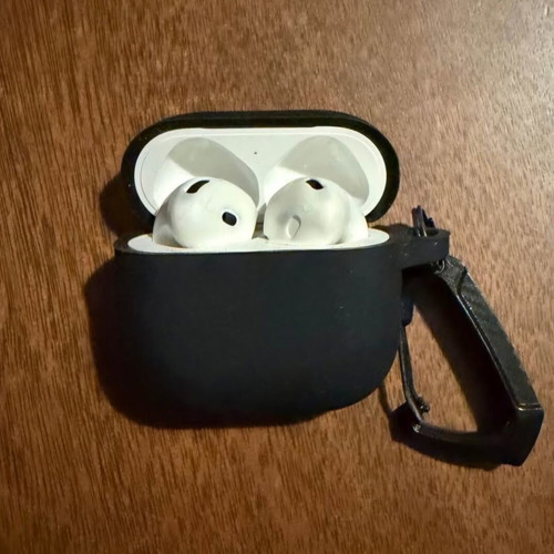 Apple AirPods 4 like new