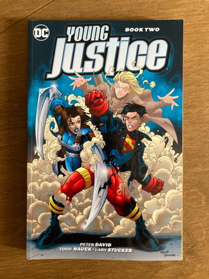 Young Justice Book Two TPB DC Comics σαν καινούργιο