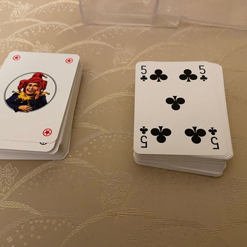 Playing cards like new, set of 2