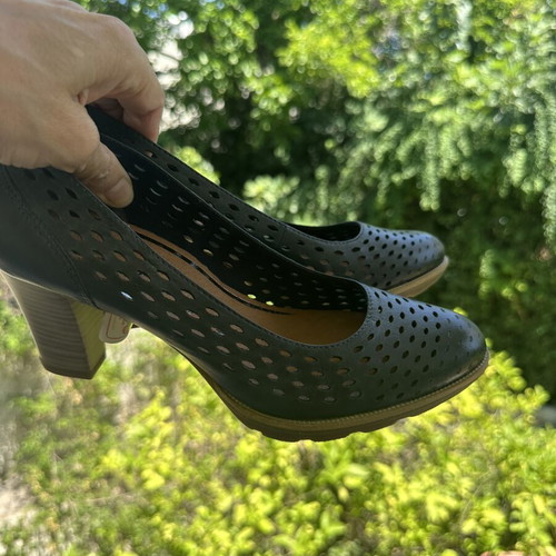 Tamaris Navy Leather Summer Perforated Pumps new, size 38