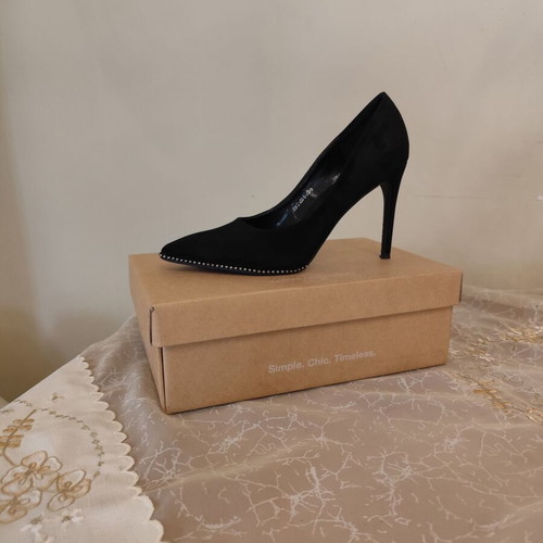 Migato suede black pumps like new, size 41, 10cm heel