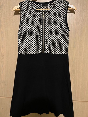 Zara winter dress with black and white pattern like new, size L