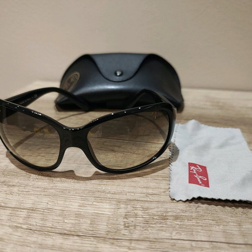 Ray Ban women's sunglasses like new, black