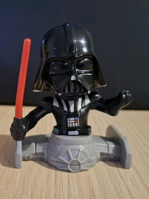 Kinder Maxi Star Wars Darth Vader like new