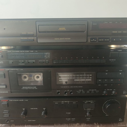 Luxman and Technics stereo system with amplifier and CD player