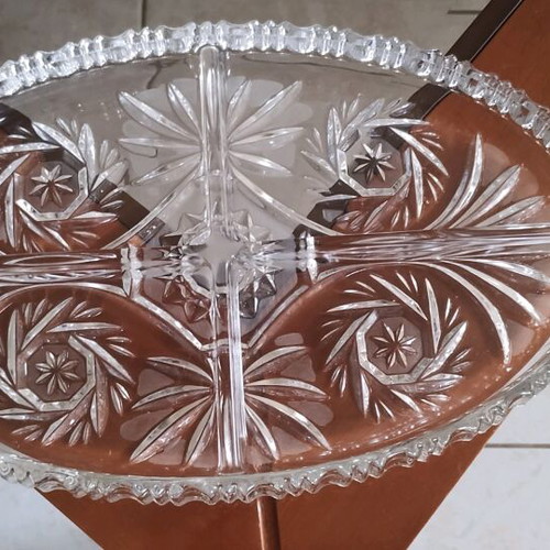 Crystal Oval Platter 24% like new, 0.30x0.20 with 4 compartments
