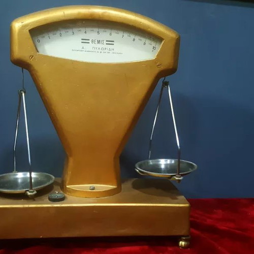 Themis jeweler's scale by A. Pyloridis in excellent condition