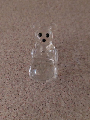 Crystal decorative item like new, dimensions 0.3×0.4