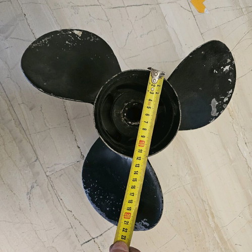 Boat propeller used in good condition