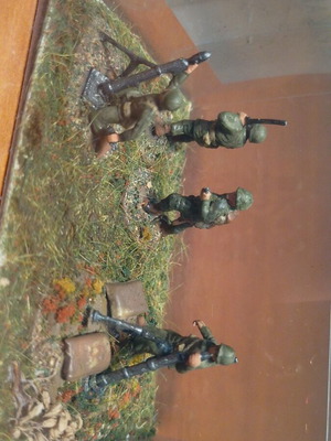 Mini diorama Americans World War II with mortars like new
