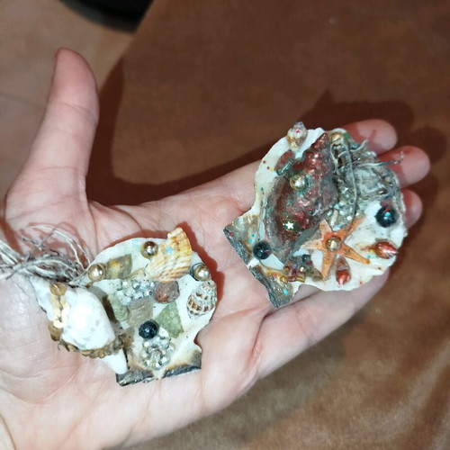 Handmade pins with shells like new, set of 2