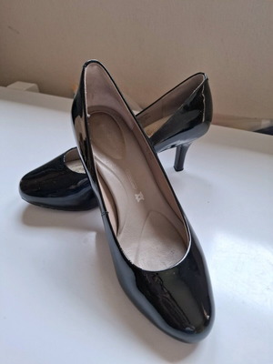 Rockport Black Pumps like new, leather patent 38 size