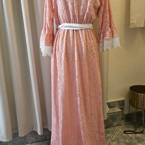 Bibibo pink salmon lace dress like new, size L/40/12