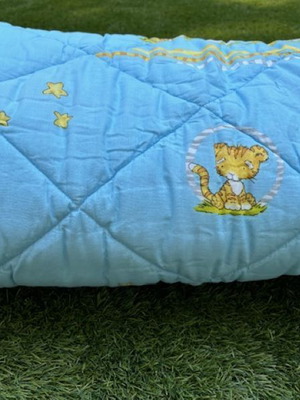 NIMA baby crib quilt like new