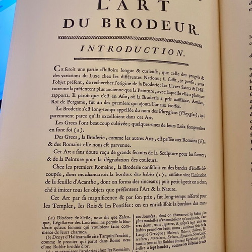 Art of the Embroiderer book like new, English