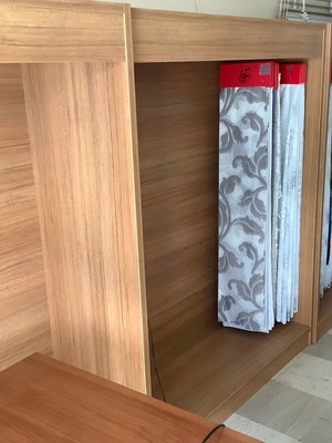 Έπιπλα επαγγελματικά σαν καινούργια, βιτρίνας 5 τεμάχια