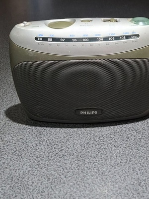 Philips AE2150 portable radio used, AM/FM, vintage design