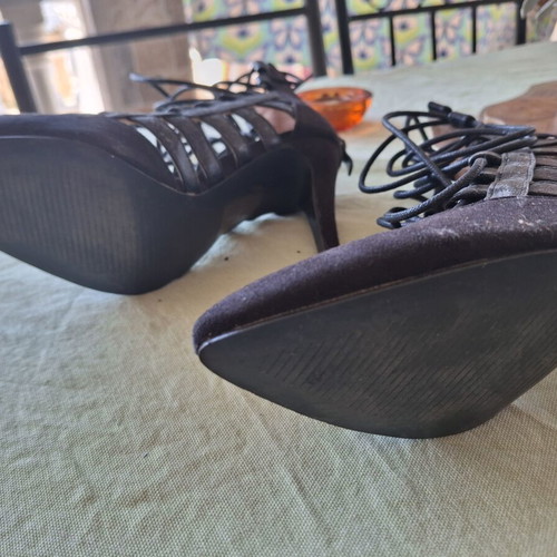 Pumps size 36 black, like new