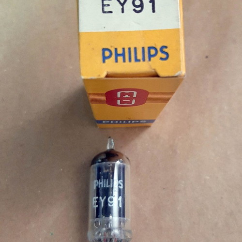 Philips EY91 tube new in box