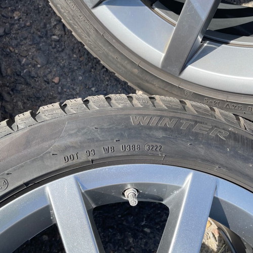 Original Monterey rims like new for Volkswagen B8 with Pirelli tires