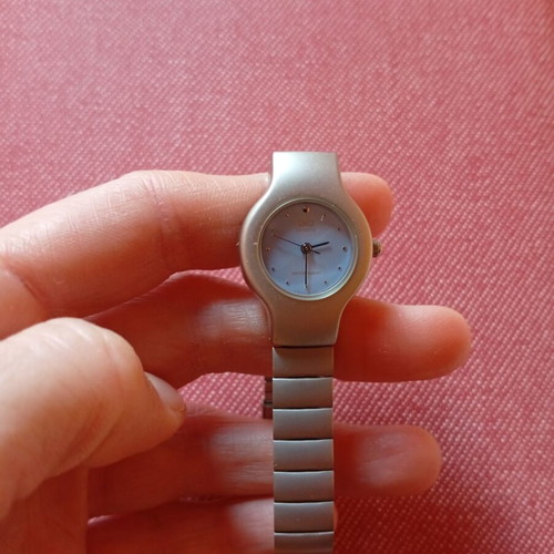Silver wristwatch like new, women's, waterproof