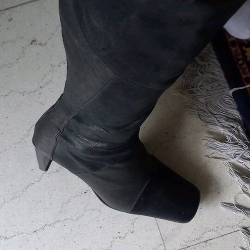Vintage leather boots with burgundy zipper, like new, size 36