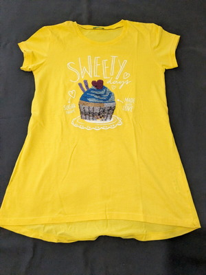 Benetton children's t-shirt XL yellow like new
