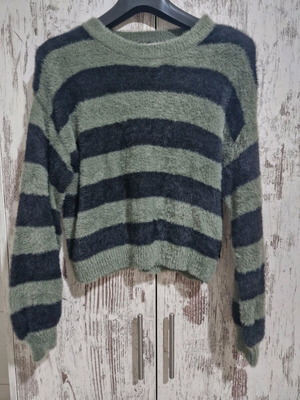 Πουλόβερ Pull & Bear ριγέ μέγεθος small σαν καινούργιο, πράσινο και μαύρο