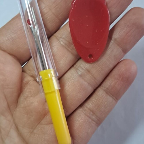 Sewing Thread Remover And Needle Threader Yellow Red new