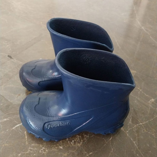 Quechua waterproof boots with fur lining like new, blue