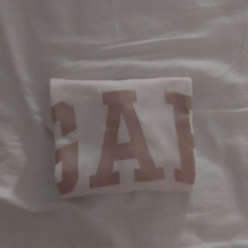 Gap white summer t-shirt with gold letters, size M