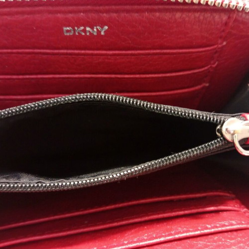 DKNY leather wallet new, red 16 x 9.5 cm