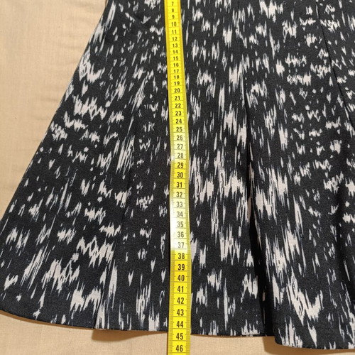 H&M skirt like new, black and white, size M 38 10