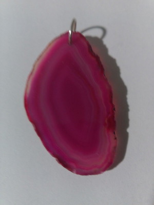 Fuchsia agate mineral slice pendant with ring