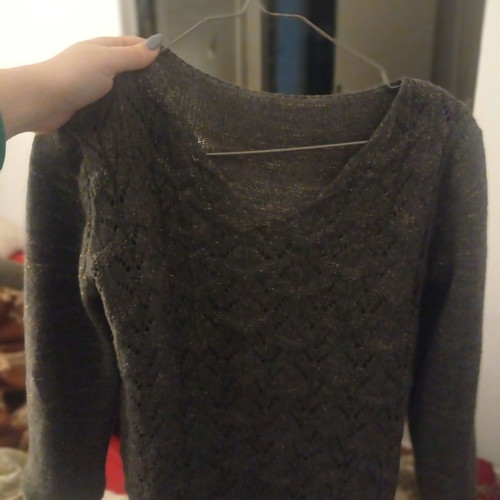 Grey pullover with golden thread detail