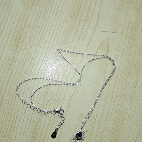 Silver necklace 925 with teardrop pendant decorated with zircon, like new