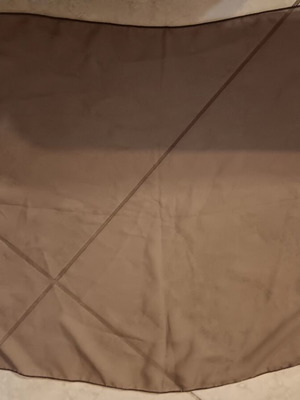 Μαντήλι σαν καινούργιο σε σκούρο καφέ χρώμα