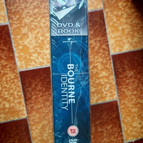 The Bourne Trilogy special DVD and book editions like new, Greek subtitles