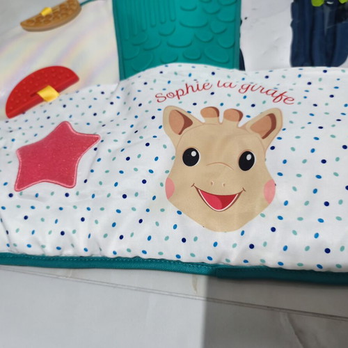 Sofie la Girafe Activity Mat like new