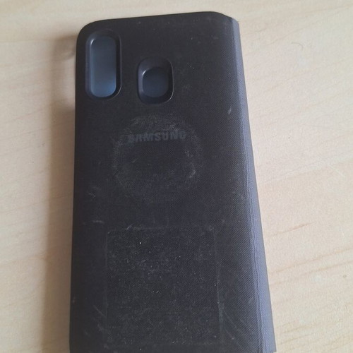 Samsung Galaxy A40 wallet cover used