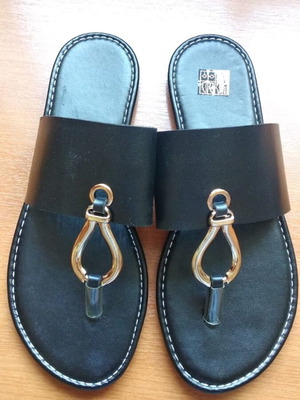 Women's sandals new, black leatherette, size 38 with metal ring