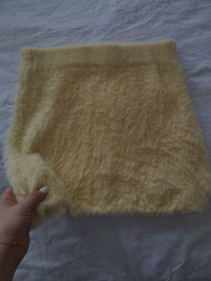 Yellow mini skirt like new, very elastic